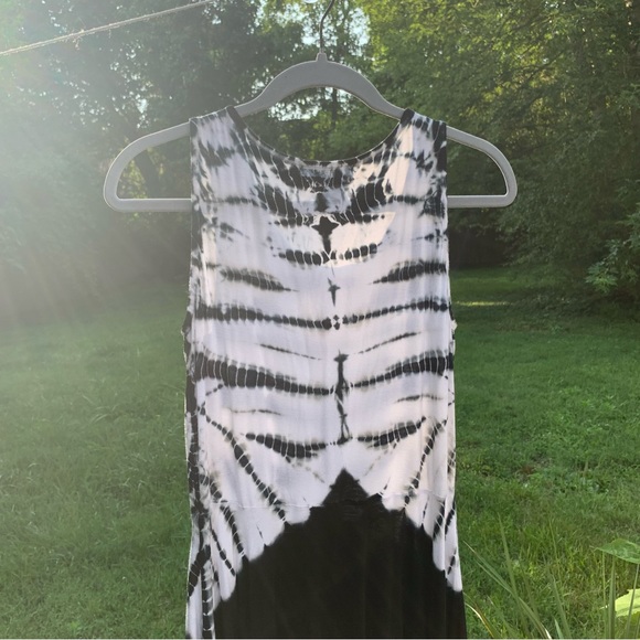 WD.NY Flowy Asymmetrical Black & White Tie dye Rayon Blend Tank top Size Medium - Picture 8 of 13